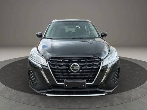 Used 2021 Nissan Kicks SV FWD image 2