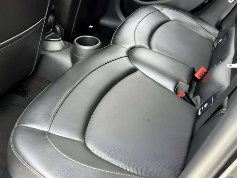 Used 2016 MINI Cooper 4-Door Hardtop image 19