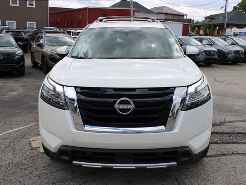 Certified 2023 Nissan Pathfinder Platinum AWD/4WD image 13
