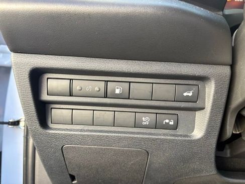 Used 2023 Mitsubishi Outlander SE image 22