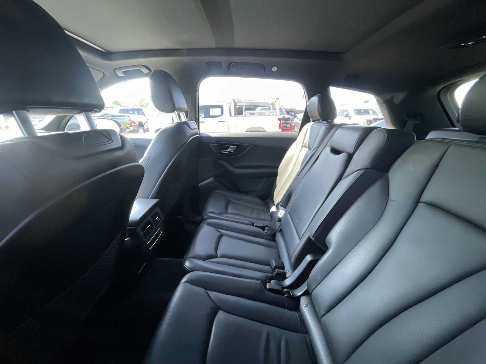 Used 2017 Audi Q7 3.0T Premium Plus w/ Premium Plus Package AWD/4WD image 10