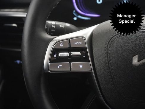 Used 2024 Kia Telluride EX image 12