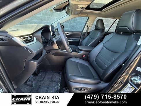 Used 2024 Toyota RAV4 XLE Premium image 21