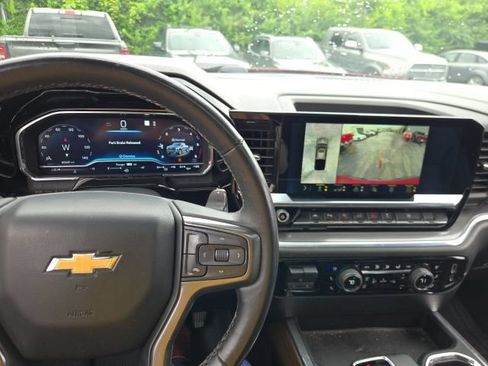 Used 2023 Chevrolet Silverado 1500 High Country w/ High Country Premium Package AWD/4WD image 16