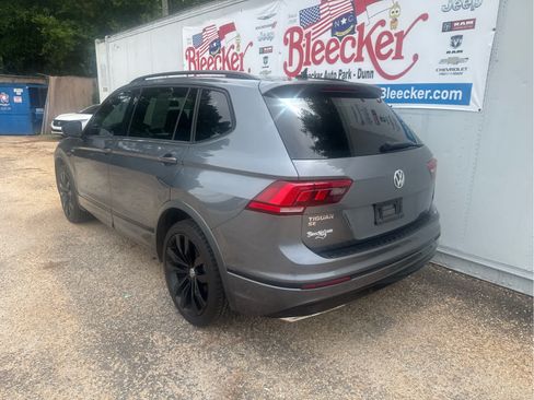 Used 2020 Volkswagen Tiguan SE R-Line FWD image 8