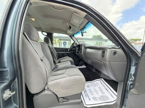 Used 2006 Chevrolet Silverado 1500 LS w/ Chrome Exterior Package RWD image 18