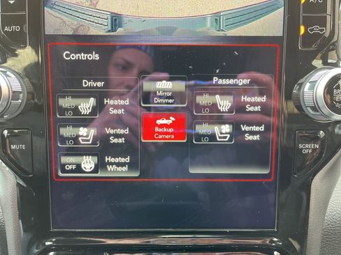 Used 2020 RAM 1500 Laramie image 37