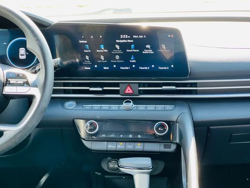 Used 2024 Hyundai Elantra SEL image 21