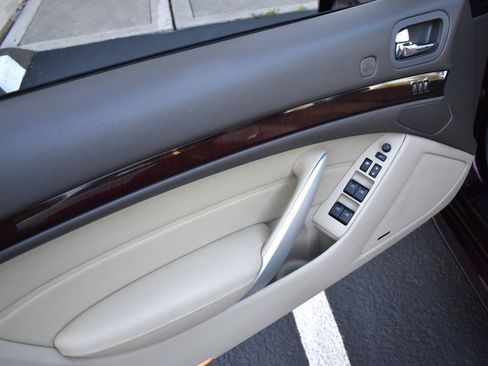 Used 2010 INFINITI G37 Convertible w/ Premium Pkg RWD image 24