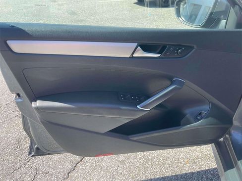 Used 2021 Volkswagen Passat 2.0T S image 16