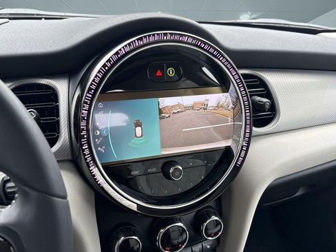 Used 2024 MINI Cooper 2-Door Hardtop image 23