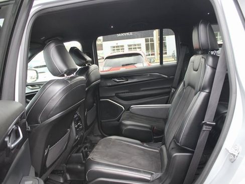 Used 2021 Jeep Grand Cherokee L Laredo image 23