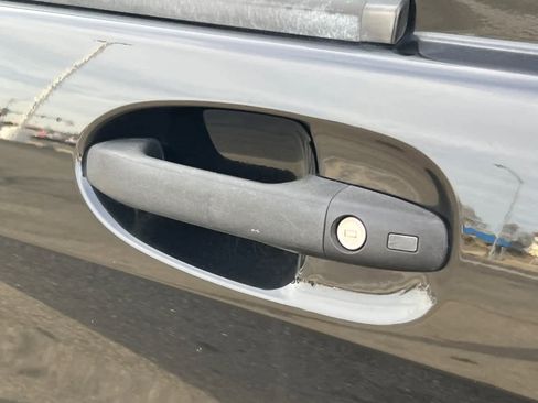 Used 2018 Mercedes-Benz Metris Passenger image 19