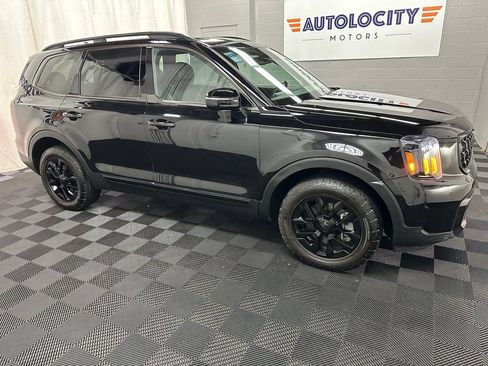 Used 2025 Kia Telluride AWD image 2