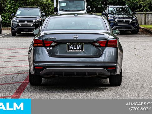 Used 2025 Nissan Altima 2.5 SV FWD image 13