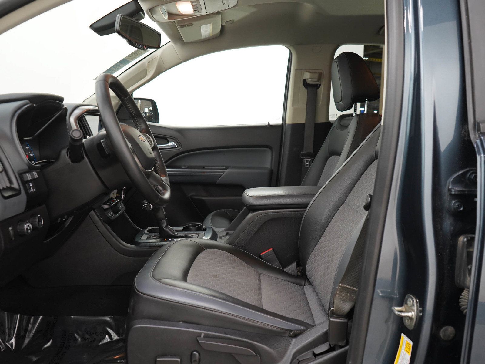Used 2019 Chevrolet Colorado Z71 AWD/4WD image 23