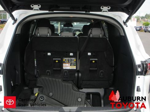 Used 2026 Toyota Sienna LE image 10