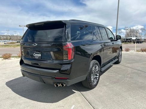 Used 2025 Chevrolet Suburban Z71 AWD/4WD image 8