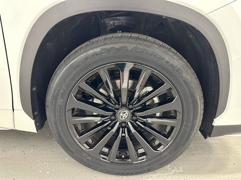 Used 2025 Toyota Highlander XSE image 65