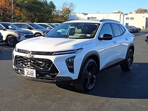 New 2025 Chevrolet Trax ACTIV w/ Sunroof Package image 8