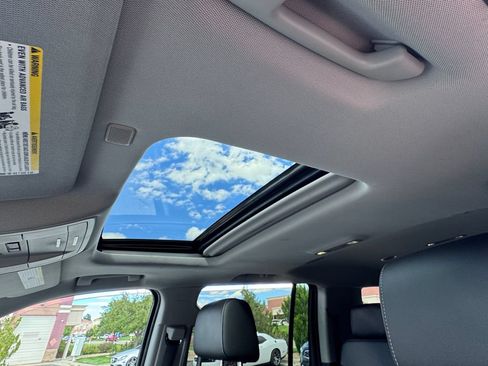 Used 2019 Chevrolet Suburban LT AWD/4WD image 24