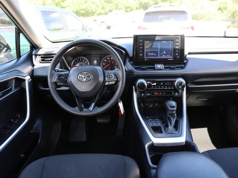 Used 2021 Toyota RAV4 LE AWD/4WD image 14
