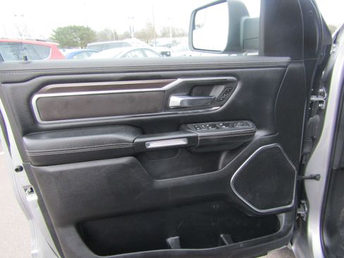 Used 2025 RAM 1500 Laramie w/ Sport Appearance Package image 9