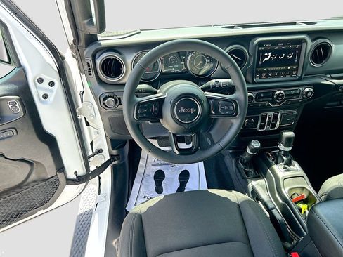 Used 2023 Jeep Wrangler Unlimited Sport AWD/4WD image 19