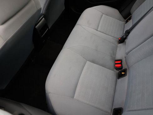 Used 2022 Toyota Corolla SE image 13