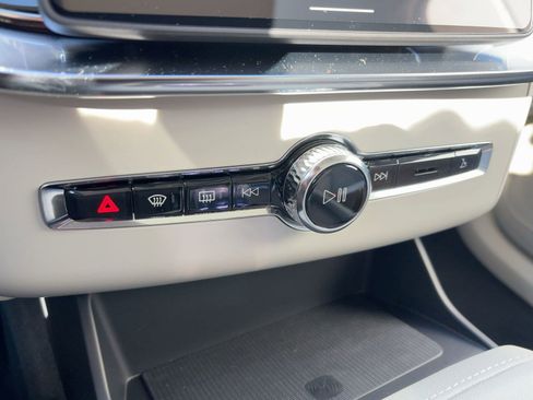 New 2026 Volvo XC90 T8 Ultra w/ Protection Package Premier AWD/4WD image 19