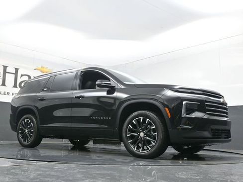 New 2026 Chevrolet Traverse LT w/ Sun and Wheel Package image 2