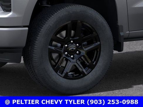 Used 2024 Chevrolet Silverado 1500 Custom image 9