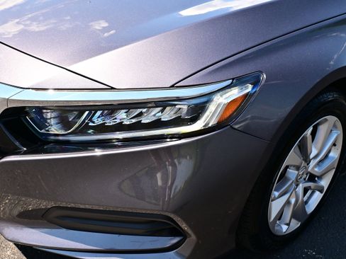 Used 2018 Honda Accord LX image 10
