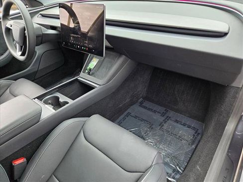 Used 2024 Tesla Model 3 Performance image 18