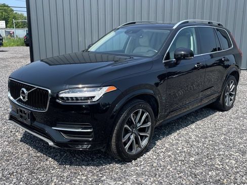 Used 2019 Volvo XC90 T5 Momentum w/ Multimedia Package AWD/4WD image 2