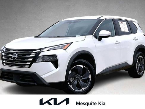 Used 2024 Nissan Rogue SV image 1