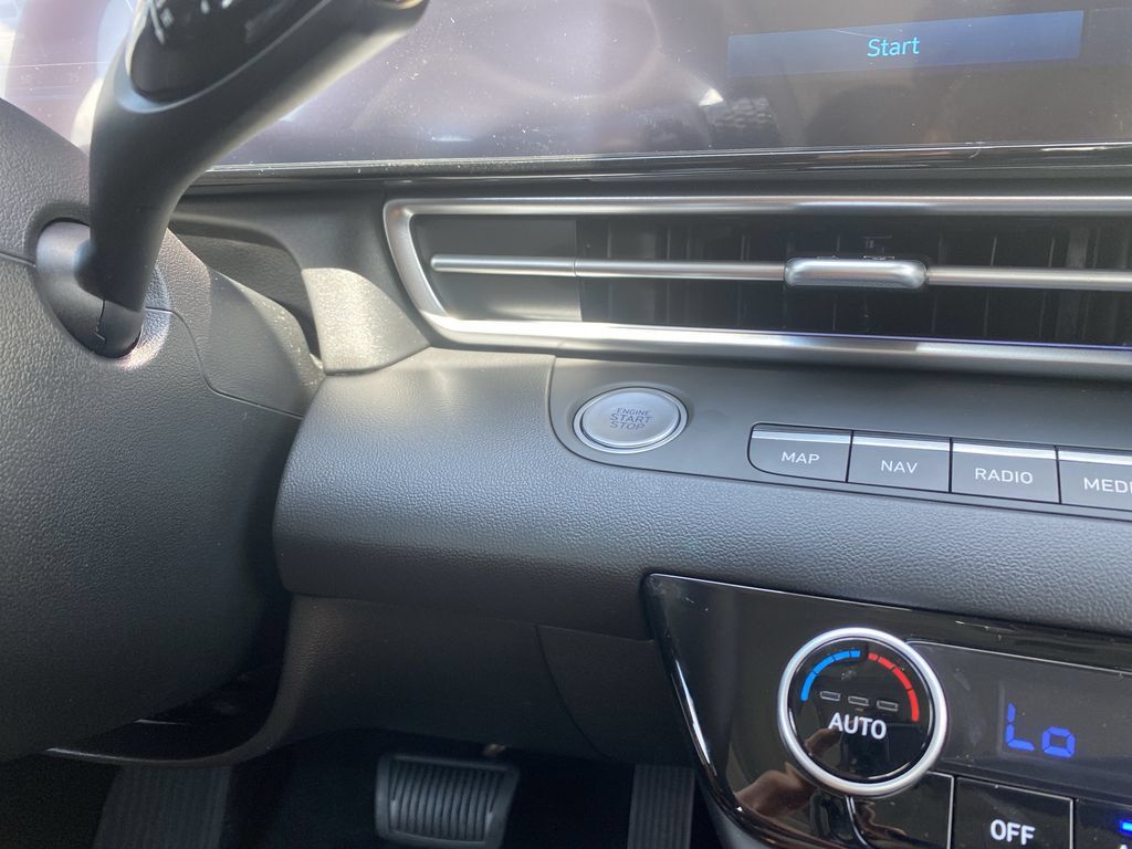 New 2026 Hyundai Elantra Limited FWD image 23