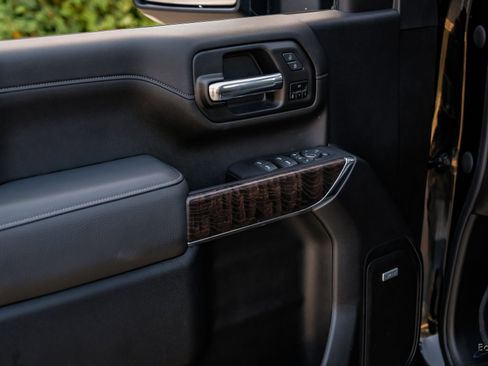 Used 2022 GMC Sierra 3500 Denali w/ Technology Package image 80