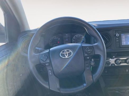 Used 2018 Toyota Tacoma SR w/ SR Convenience Package image 12