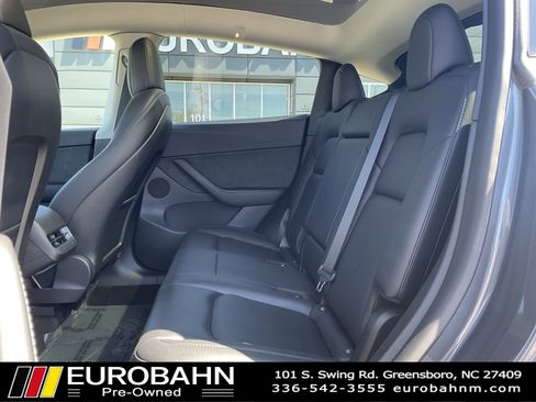 Used 2021 Tesla Model Y Long Range image 10