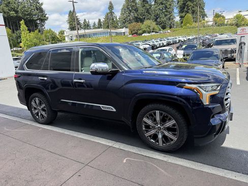 Used 2023 Toyota Sequoia Capstone AWD/4WD image 8
