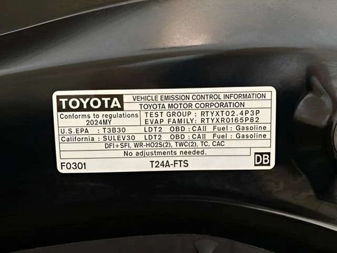 Used 2024 Toyota Highlander Limited AWD/4WD image 91