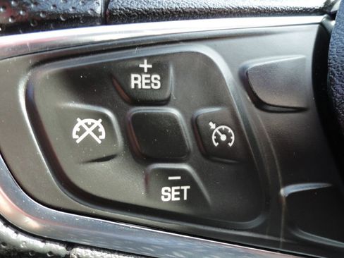 Used 2019 Chevrolet Malibu LT image 18