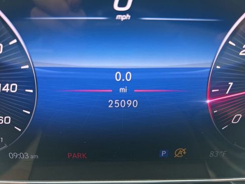 Used 2024 Mercedes-Benz GLC 300 4MATIC image 20