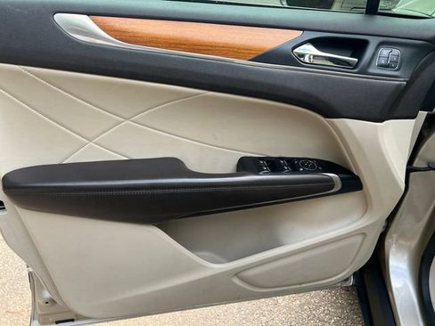 Used 2017 Lincoln MKC Select w/ Select Plus Package FWD image 12