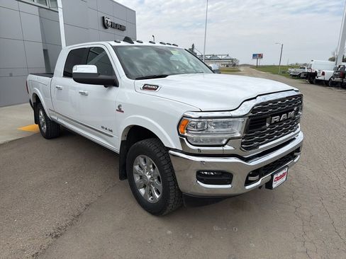 Used 2022 RAM 2500 Limited AWD/4WD image 3