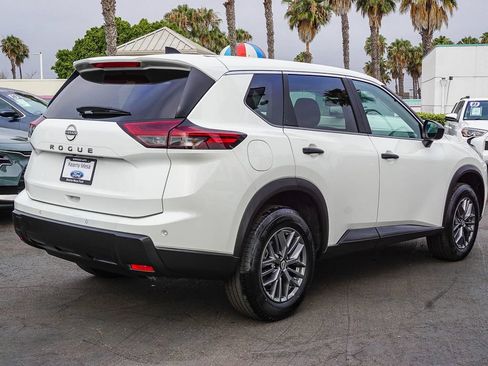 Used 2024 Nissan Rogue S FWD image 7