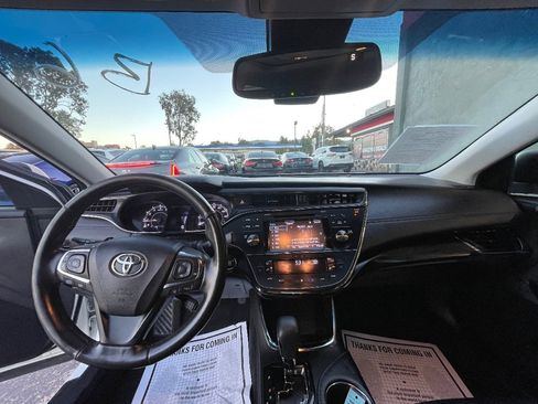 Used 2017 Toyota Avalon Touring image 10
