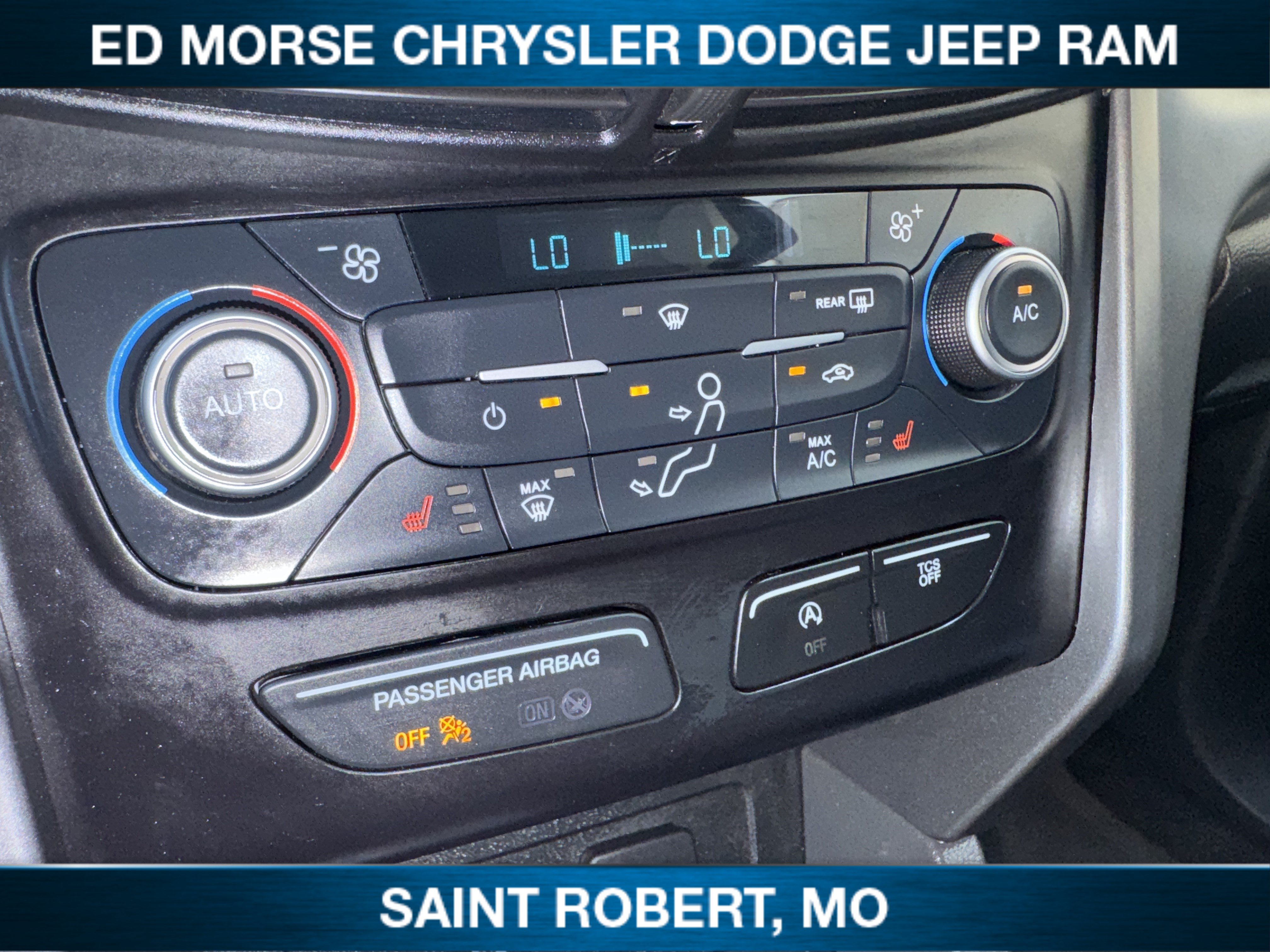 Used 2018 Ford Escape SE w/ SE Sync 3 Package AWD/4WD image 16