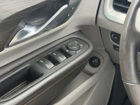 Used 2019 GMC Terrain SLT w/ Preferred Package image 15